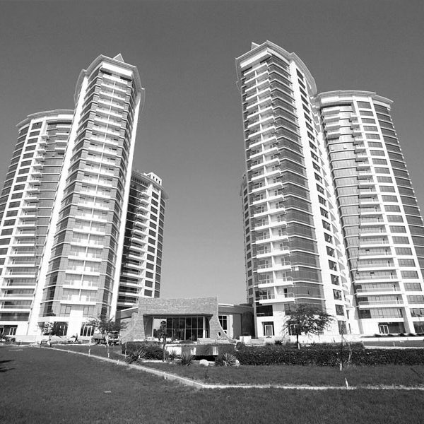 پروژه برج های دوقلوی کیش - شرکت مهندسی و مشاوره صنایع مبتکران گلدیران